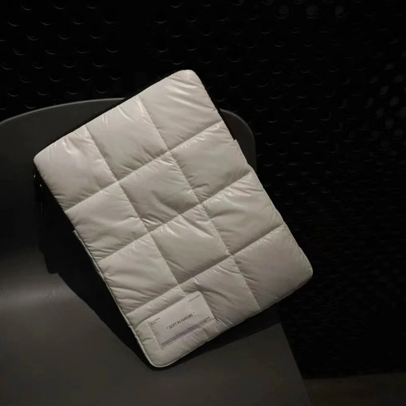Frauen Padded Tablet Liner Tasche Puffy Fall für Ipad Air4 5 Pro 11 12,9 9th Apple Laptop Lagerung Beutel Weibliche mode Kupplung Tasche