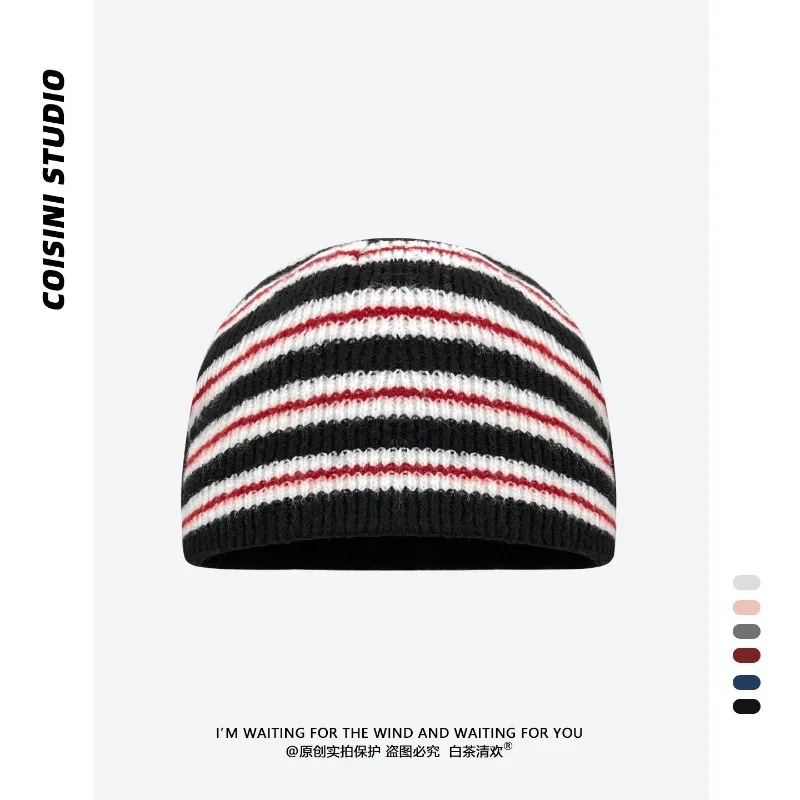 Koreanische gestreifte Strickmütze für Männer und Frauen, Herbst und Winter, verdickt und warm, modische Kurzschirm-Skull-Beanie-Mütze – Detail 2