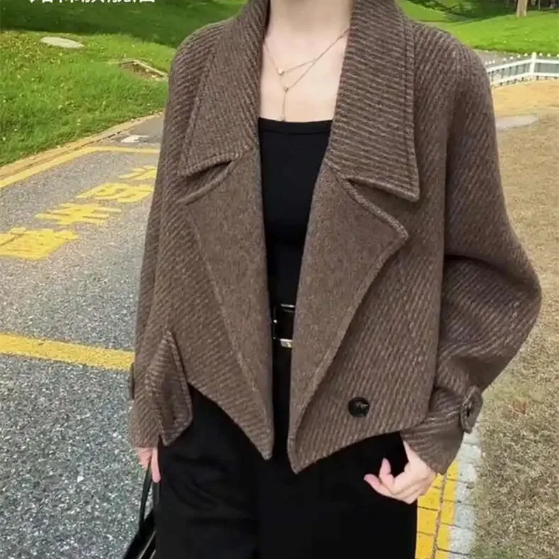 เสื้อโค้ทขนสัตว์สั้นหรูหราสําหรับผู้หญิงฤดูใบไม้ร่วงฤดูหนาว 2025 เสื้อสูทแขนยาวอเนกประสงค์บางเฉียบผู้หญิงเกาหลีได้รับสรรเสริญสูง