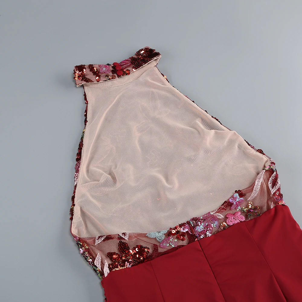 فستان ضيق مثير برقبة عالية مزين بالزهور الحمراء مع تفاصيل مطوية - فستان سهرة بدون أكمام |   ملابس الحفلات الأنيقة