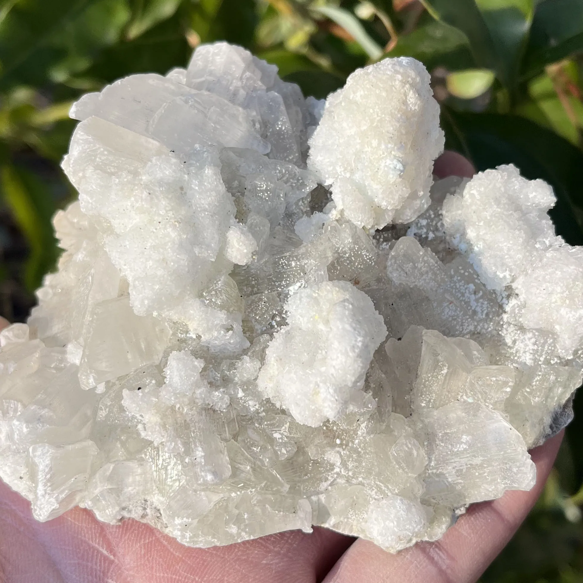 White hemimorphite natural mineral crystal ore teaching specimen rough stone gem stone