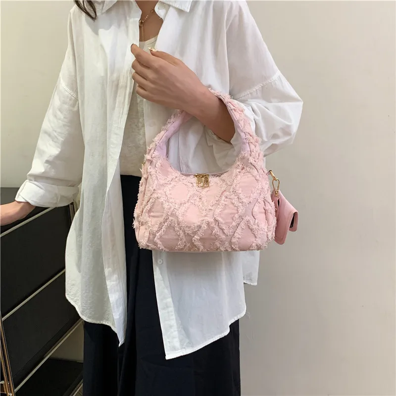 

Джинсовая стеганая однотонная элегантная сумка в клетку с кисточками, кошелек на плечо под мышками, универсальная женская сумка в пригородном и уличном стиле