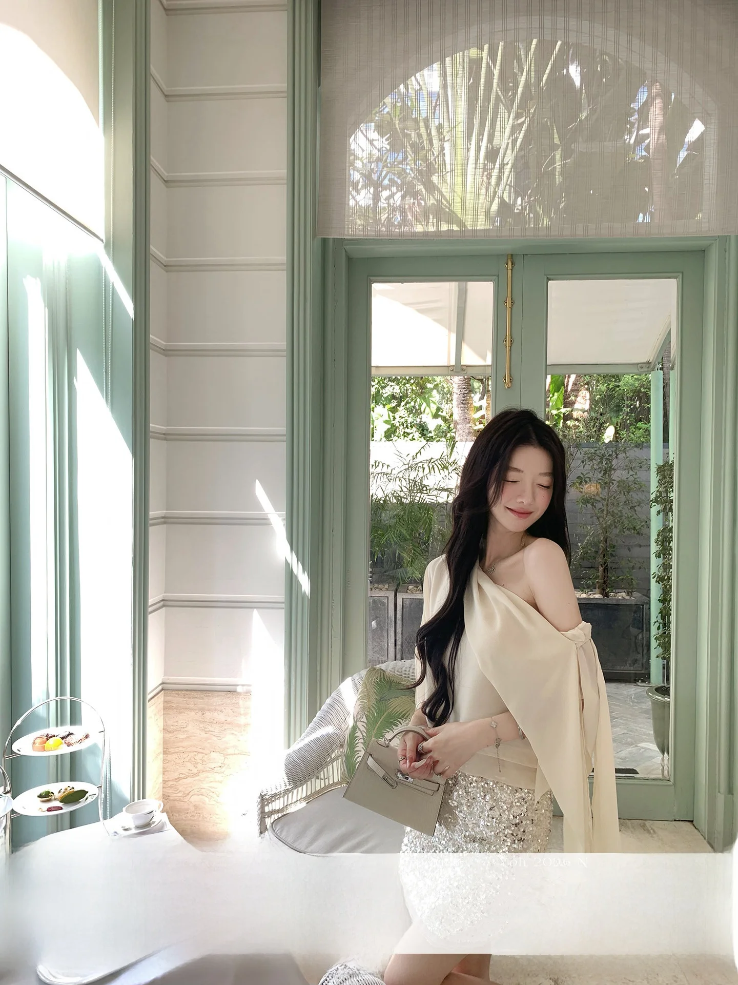 

YOLI Zhang Yuli Serna Walk Apricot Shoulder Shown Slimming Casual Versatile Women's Chiffon Top Elegant Style Polyester Fiber