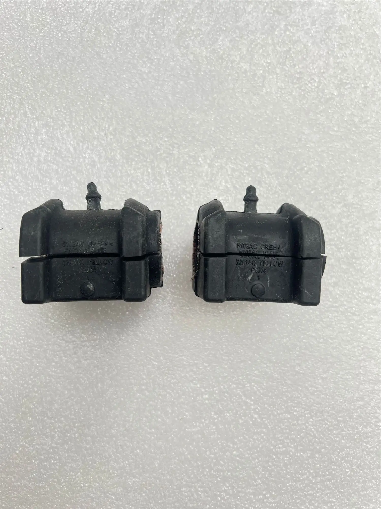 2 Front Stabilizer Bar Bushings 5105103AC For Jeep Compass 07-17