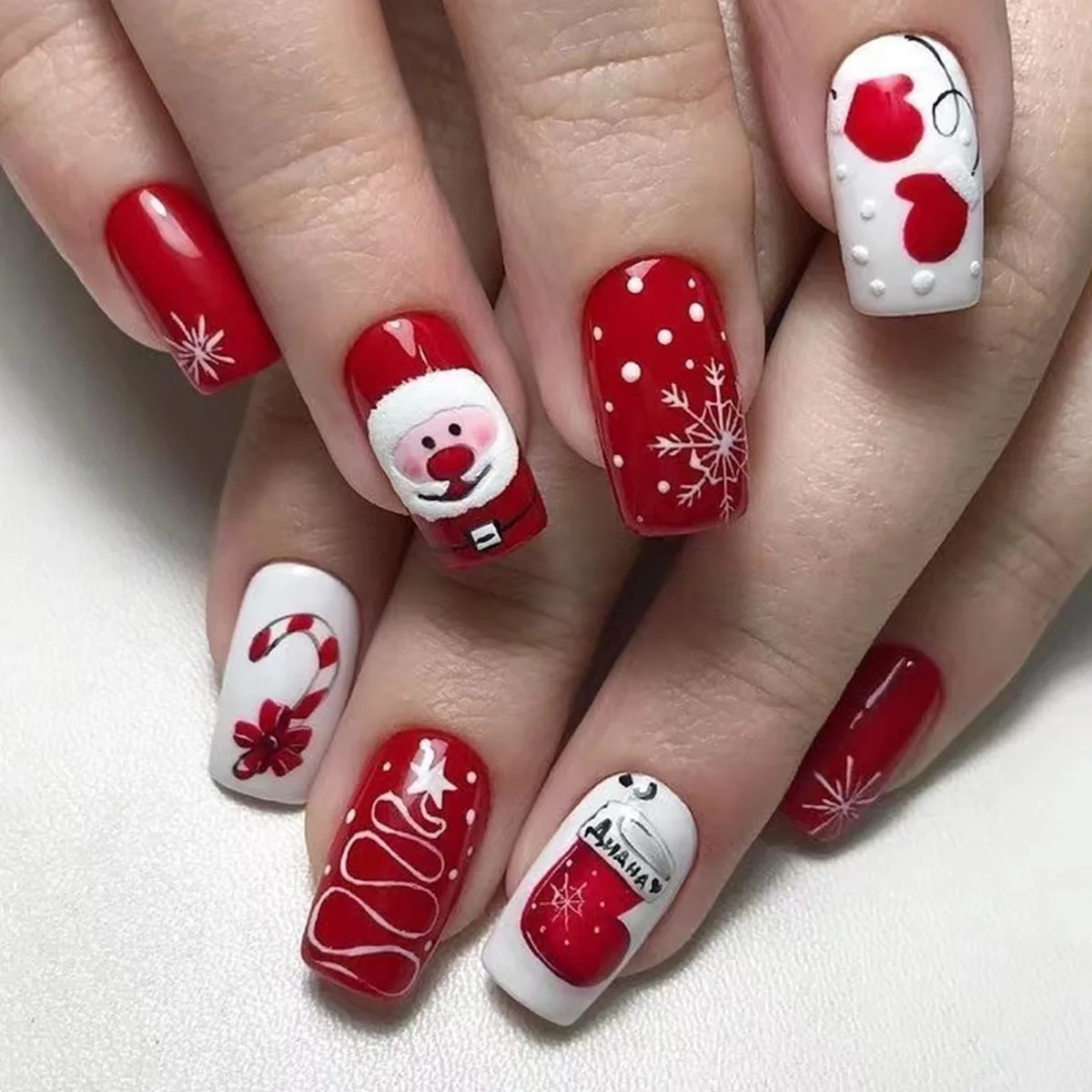 24pcs Red Christmas Press on Nails Sweet Girl Style Fake Nails Heart Glitter False Nails Short Square Nail for Valentine's Day