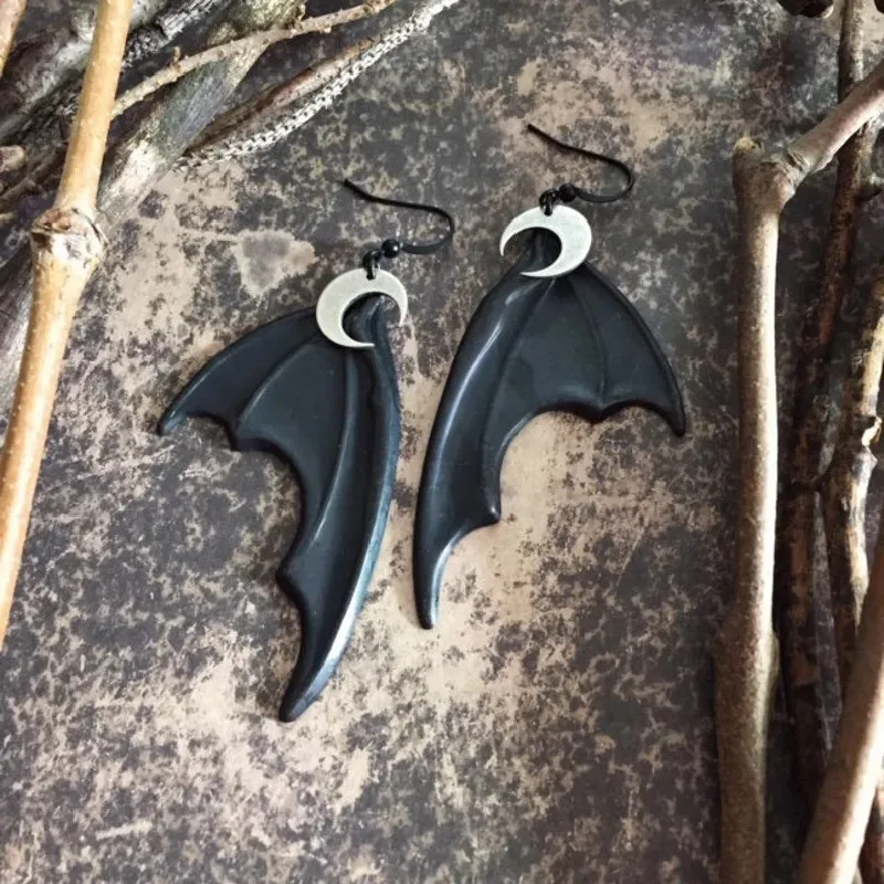 Gothic Goth Black Vampire Bat Wing orecchini Moon ciondola Witch Mystical Punk Jewelry Gift Women Statement Halloween Women Gift