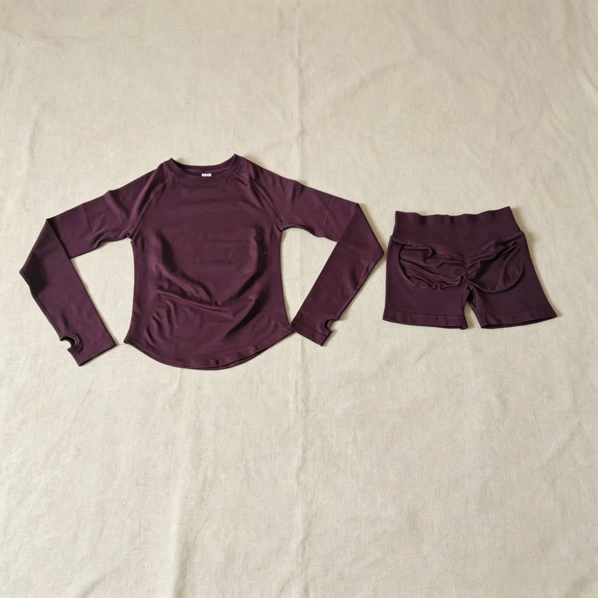 Dneyf 1D-3Y-2F Damen Langarm-Yoga-Set, 2-teilig, Workout-Top mit Daumenloch, Scrunch-Butt-Shorts, schnelltrocknender Fitness-Trainingsanzug – Detail 15