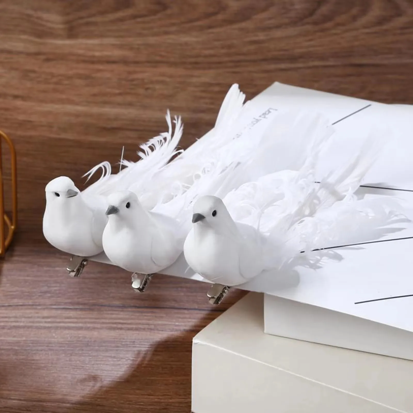 Pájaros de plumas de simulación con Clips para decoración de árbol de césped y jardín, figuritas artesanales de pájaros rojos, decoración navideña