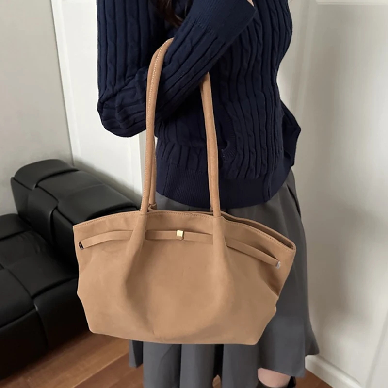 Vintage Wildleder-Schultertasche für Damen, minimalistische Tragetasche mit großem Fassungsvermögen, Retro-Schulterhandtasche für den täglichen Gebrauch und Reisen. – Detail 16