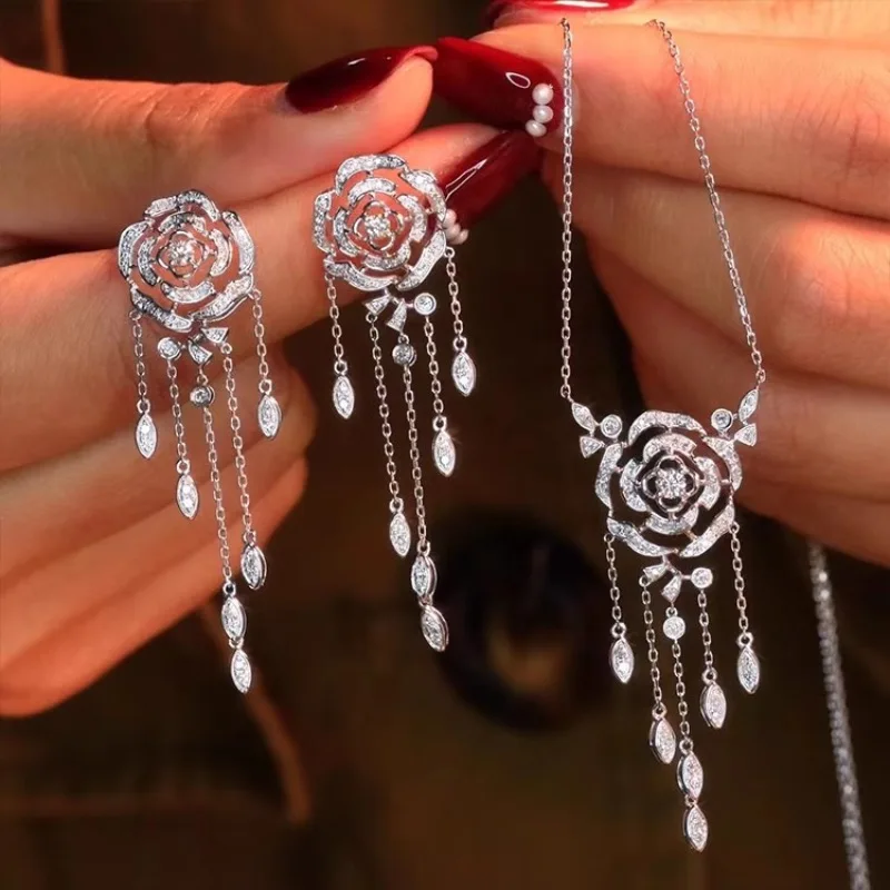 Neu gestaltete hohle Rose Blume Quasten Halskette Ohrring elegante Damen Silber Farbe Schmuck Zubehör Valentinstag Geschenk