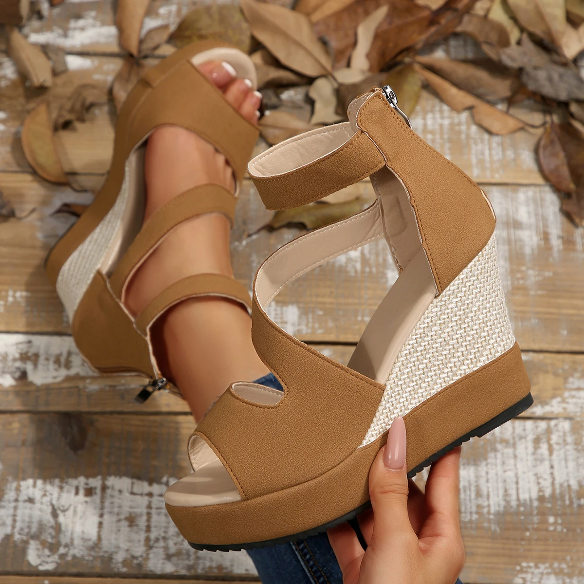 

Новинка 2023 года, женские босоножки на танкетке, трендовые модные пляжные однотонные туфли на платформе, женские уличные летние сандалии на высоком каблуке на платформе