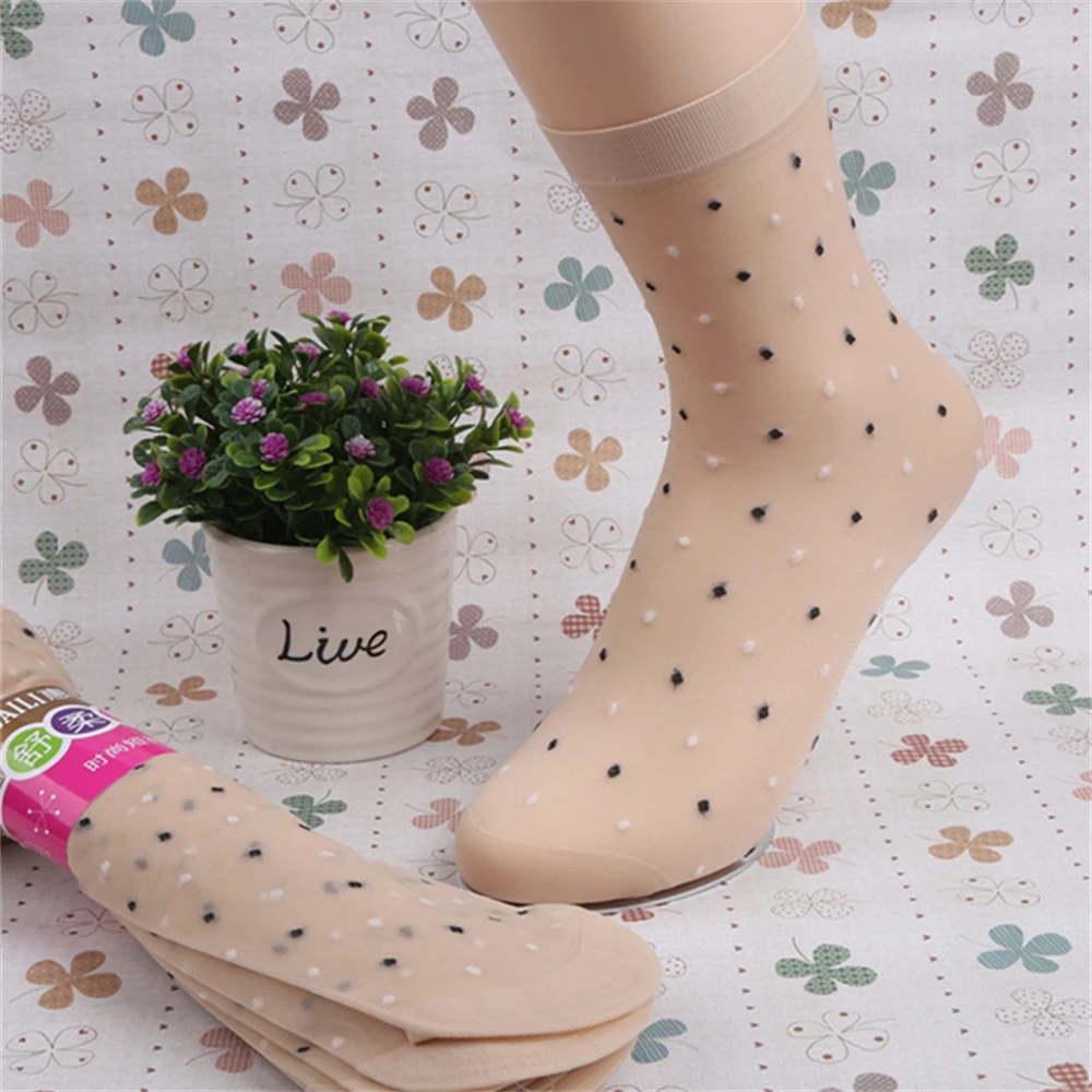 

Ladies, a velvet mask, a couple of hooks, a couple of pairs of socks qwz04