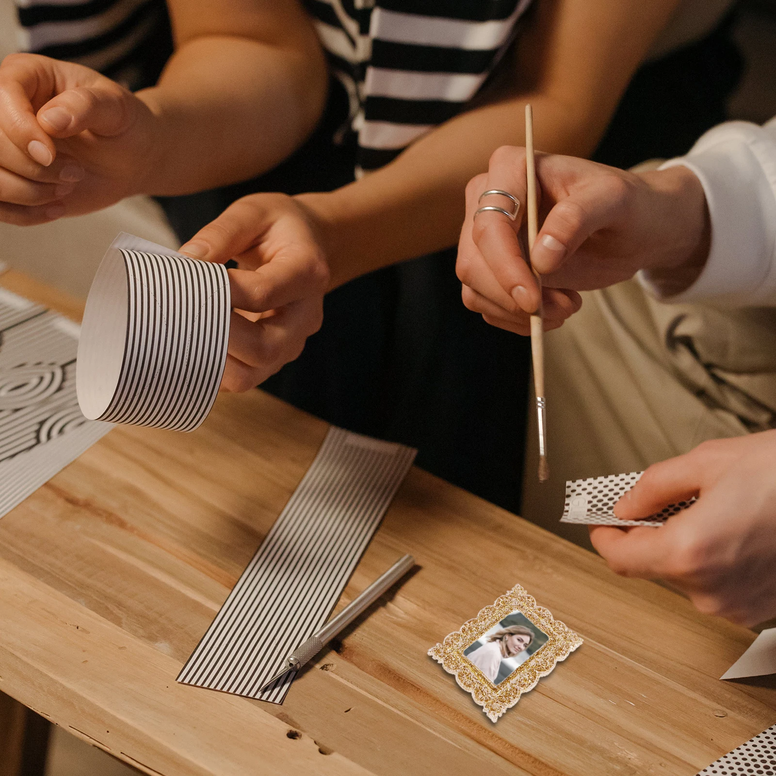 

10Pcs Photo Frame Ornaments Mini Vintage Picture Frames Tiny Resin Decor DIY Craft Accessories Phone Case Decoration