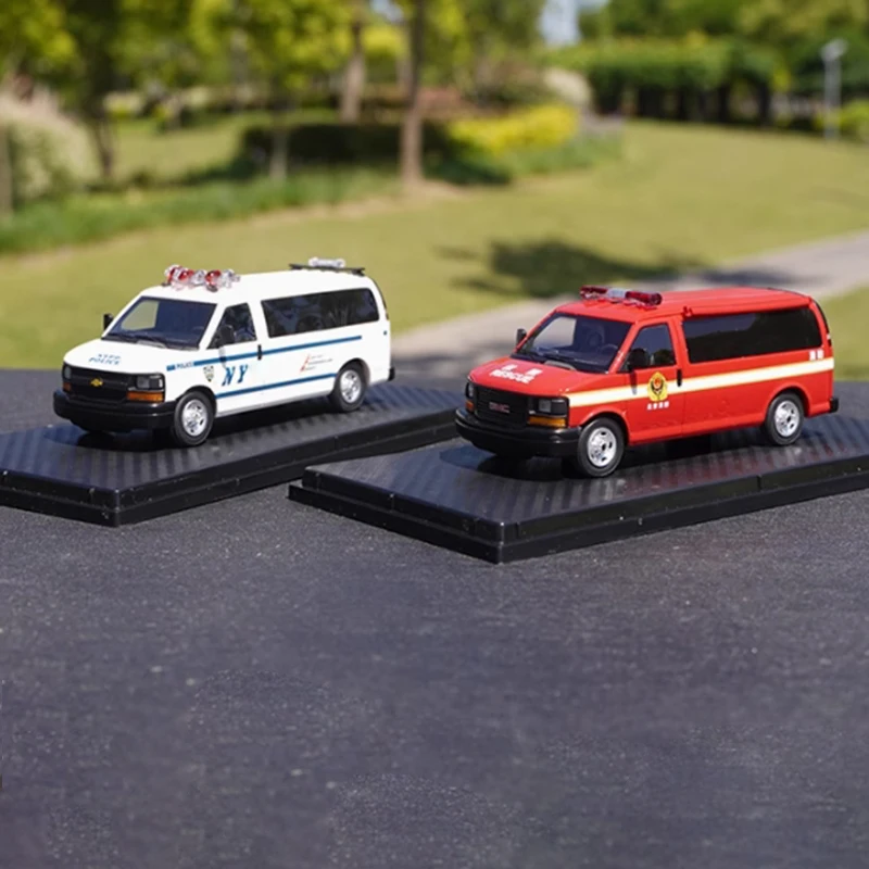 

1/43 GMC Savana Special Vehicle Business Car Resin Car Model Classic Collection Display Toys