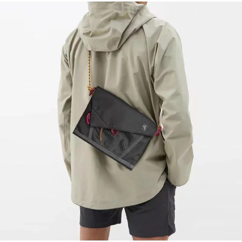 Ultraleichte Unisex-Umhängetasche, hohle Mesh-Kontrastfarbe für Herren, Reiten, Reisen, Umhängetasche, wasserdichte Umhängetasche für Damen – Detail 10