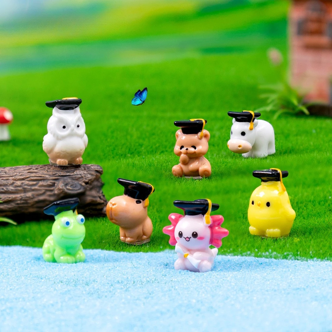 

10-50pcs Mini Resin Frog Axolotl Tiny Capybara Doctor Hat Animal Ornament for Cake Topper Garden Dollhouse Landscape Decora Gift