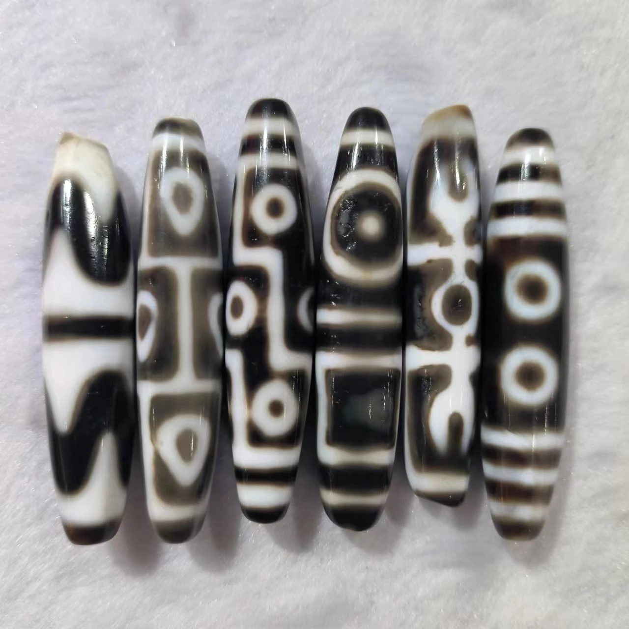 

1pcs/lot natural agate dzi Black and white Multiple patterns miter cut holes Weathered lines Accessories for bracelet necklaces