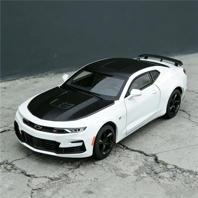 

1:24 Chevrolet Camaro SS 1LE, модель спортивного автомобиля из сплава, литая под давлением, металлическая игрушка, трек, гоночный автомобиль, модель автомобиля, звук и свет, подарок для детей