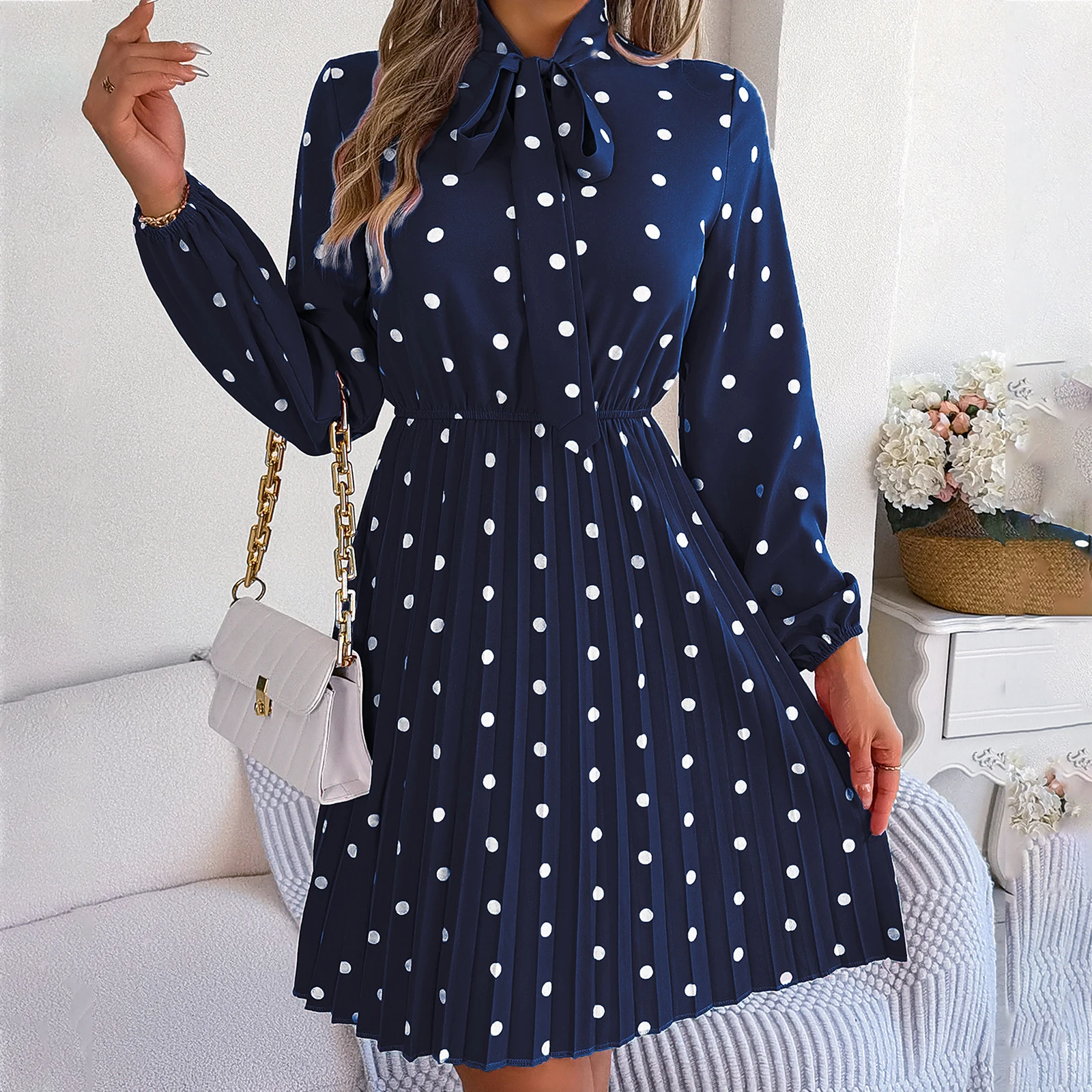 Abito da donna retrò premium autunnale al ginocchio, manica lunga, allacciatura, stampa a pois, pieghe, abito camicia in vita smock