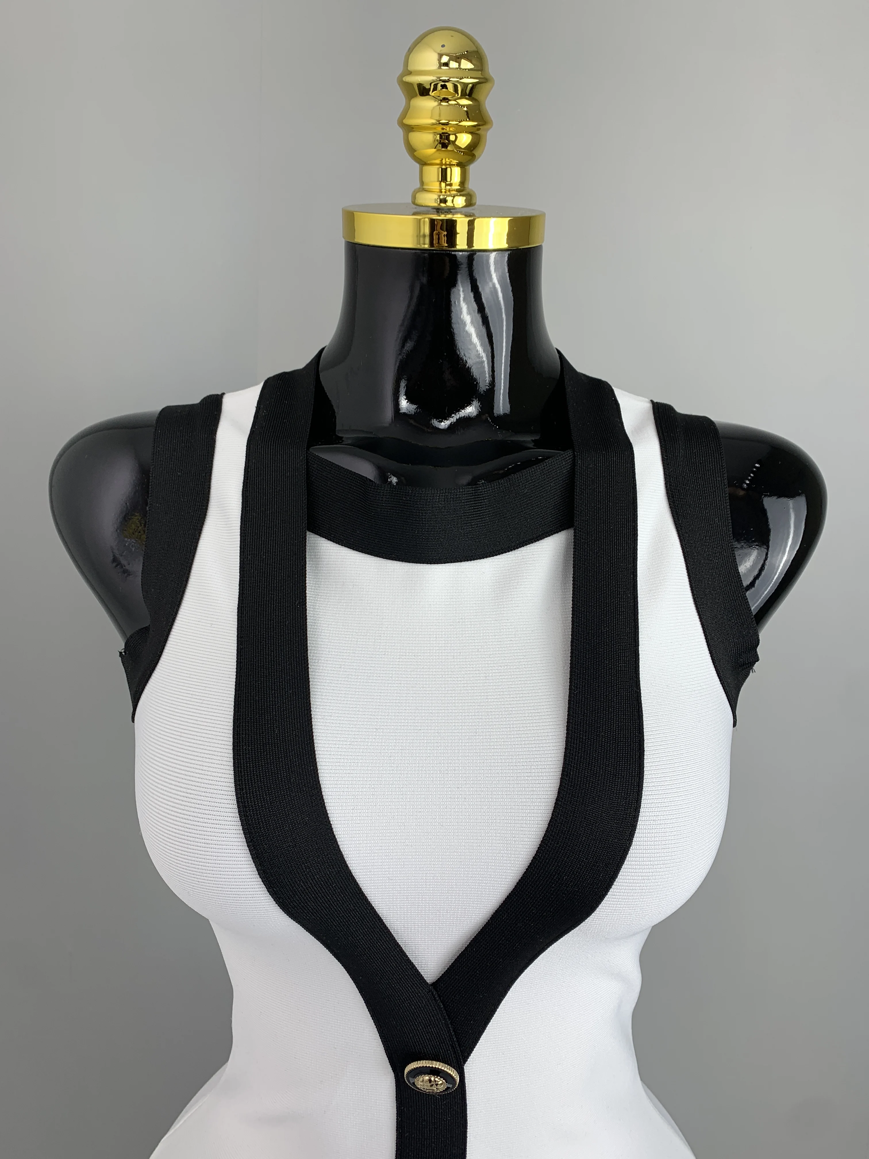 

Women V-Neck Sleeveless Black White Contrast Gold Button Decor Bandage Bodycon Mini Short Dress Club Night Out Gown Dresses