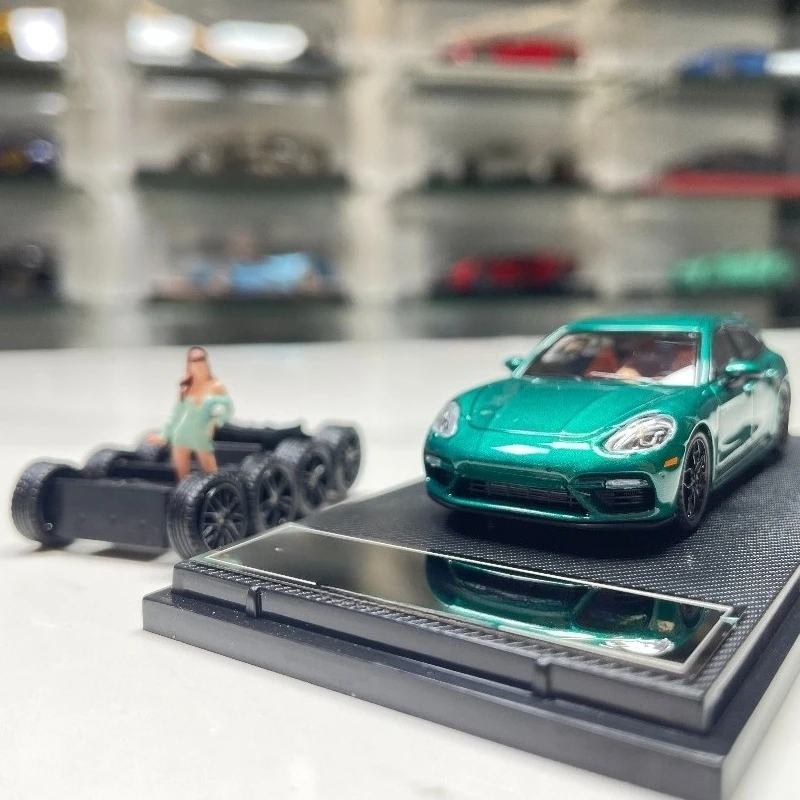 For Liberty, a Porsche Panamera Turbo S Touring Edition 1:64 alloy car model figurine, randomly available