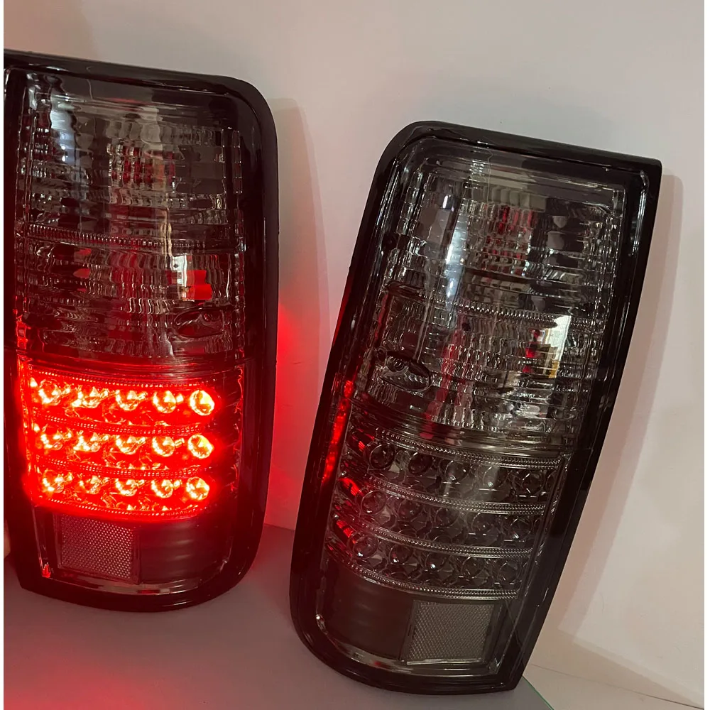 2Pcs Car Modified LED Black Taillights for Toyota Land Cruiser FJ80 LC80 FJ82 LC82 1991-1997 Rear Lamp