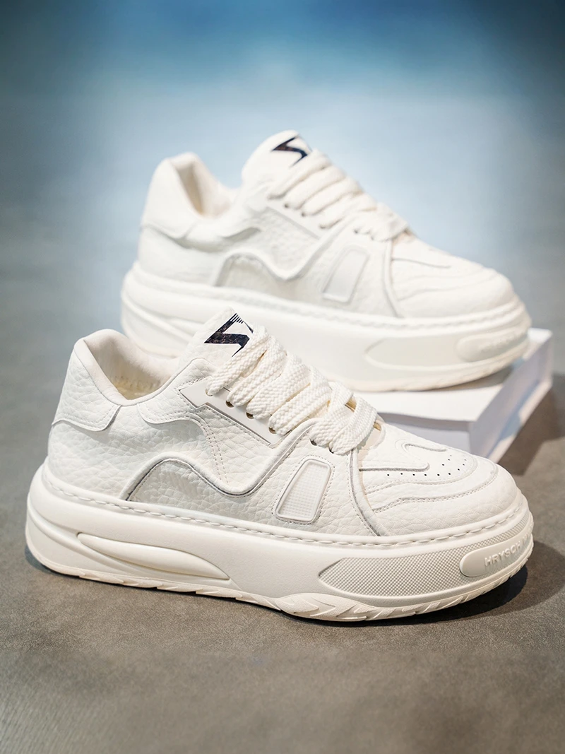 Men's Casual Sports Shoes 2026 New Fall Anti-slip Outdoor Thick Bottom High-End Feeling Flat Shoes Comfortable All-Match