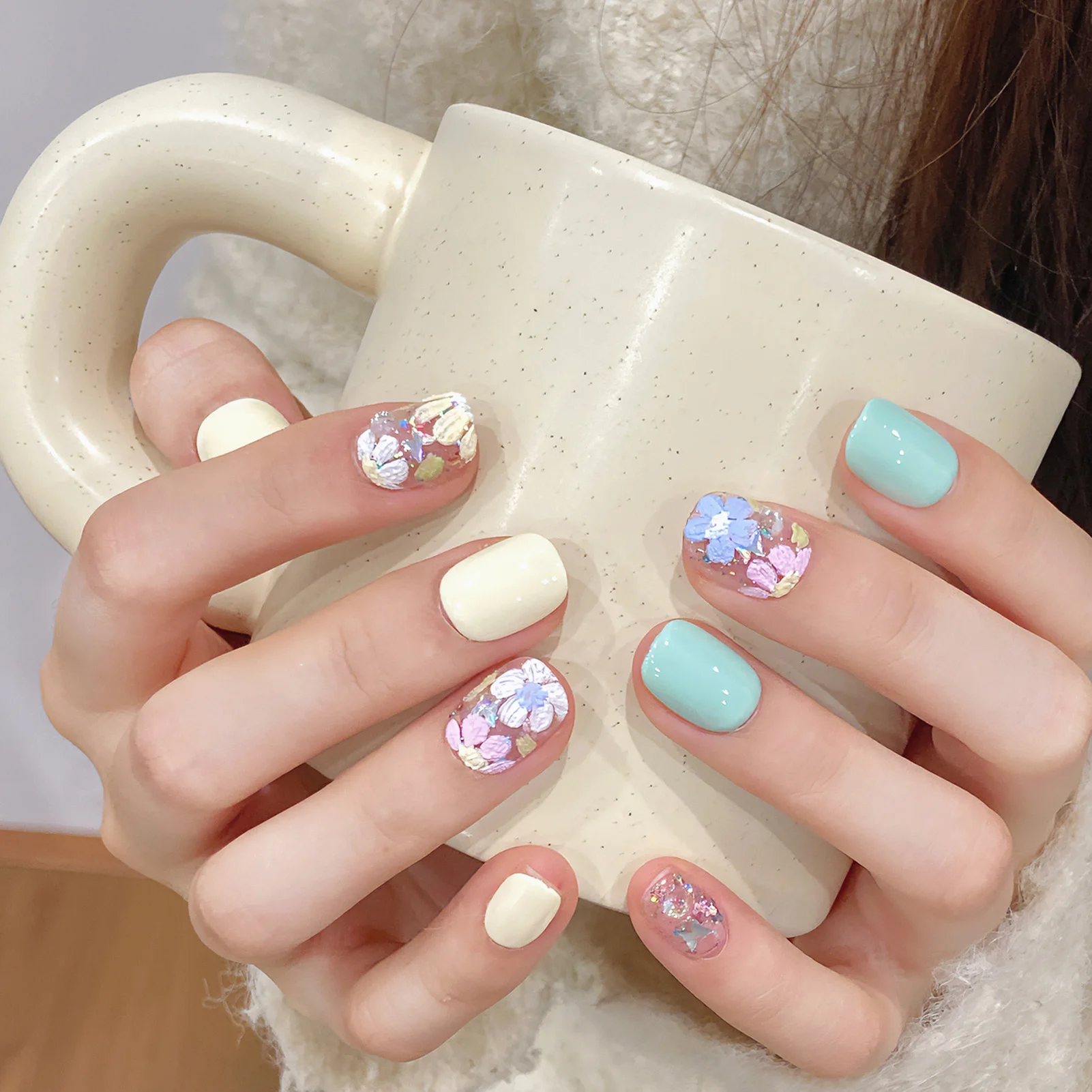 Reusable Press-On Nails Mint Butterfly Design for Spring Summer Party Dopamine Style Short Fake Nails Handcrafted Art Set