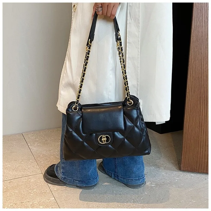 2024New Fashion Handlebags for Women Leisure and Minimalist Crossbody Bag Women Versatile Commuting Underarm Bag Chains Handbag