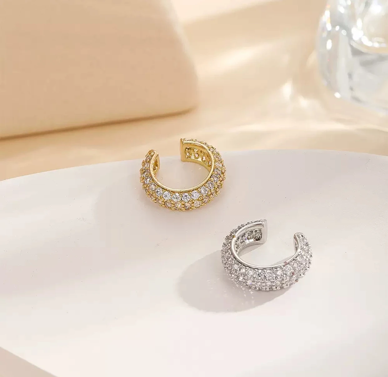 

1.5 * 1.5 cm luxurious C-shaped ear bone clips, embedded with micro diamonds, Japanese and Korean style, simple and high-end