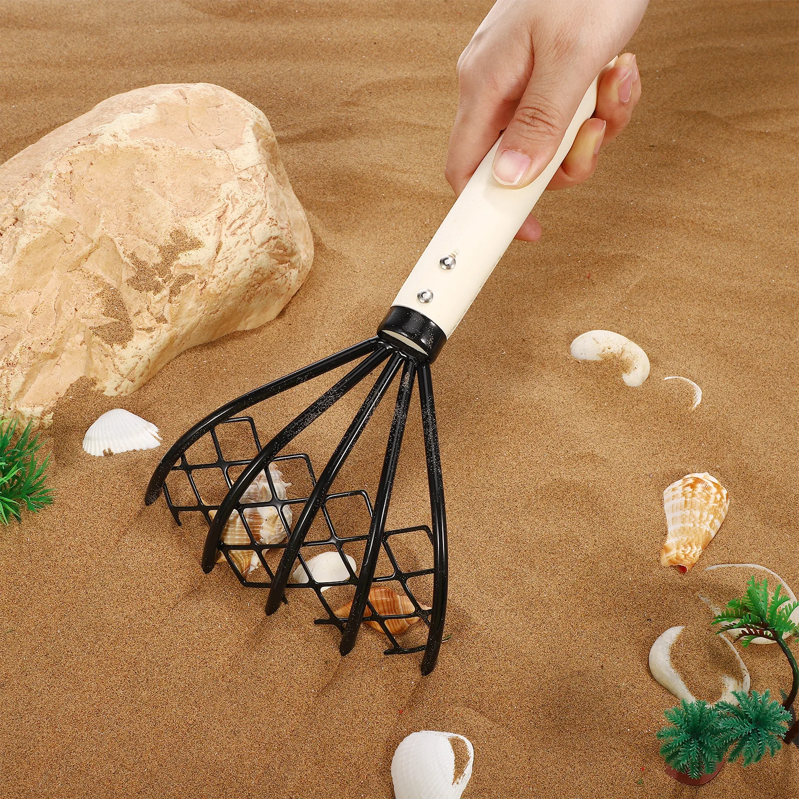 

2Pcs Beach Clam Rakes Carbon Steel Clamming Claws Wooden Handle Shell Digger Seafood Rake Clam Claw for Clamming