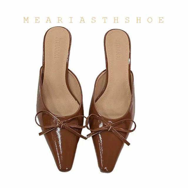 

Дизайнерские роскошные замшевые тапочки-мюли для женщин 2026: сексуальные летние сандалии с острым носком, бантом и низким каблуком для комфорта