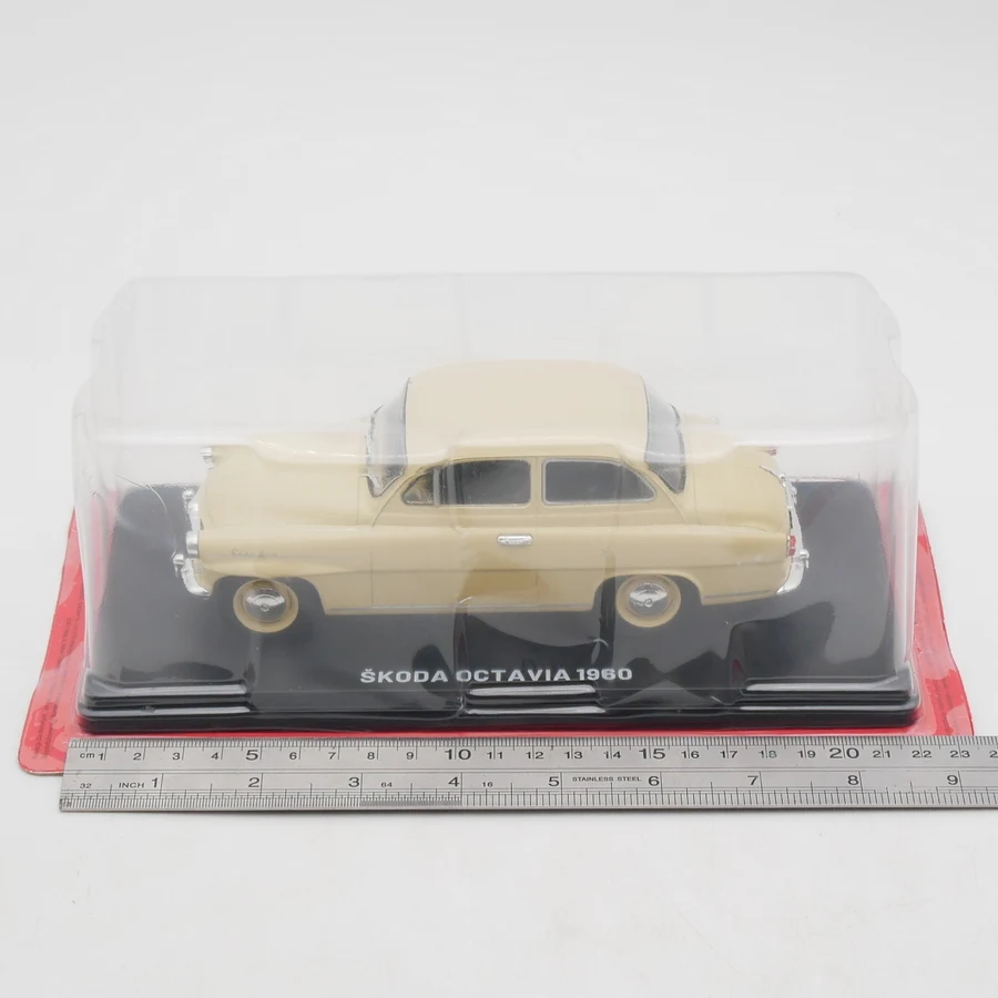 Collezione di veicoli giocattolo Ixo 1:24 SKODA OCTAVIA 1960 Modello di auto pressofuso