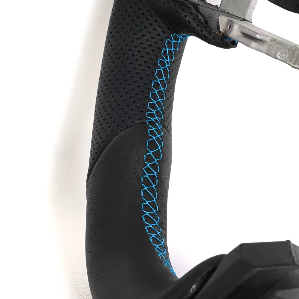 عجلة قيادة جلدية Fot Ford Mustang 2015 2016 2017 عجلة قيادة جلدية ناعمة سوداء مع خط مركزي للخياطة الزرقاء