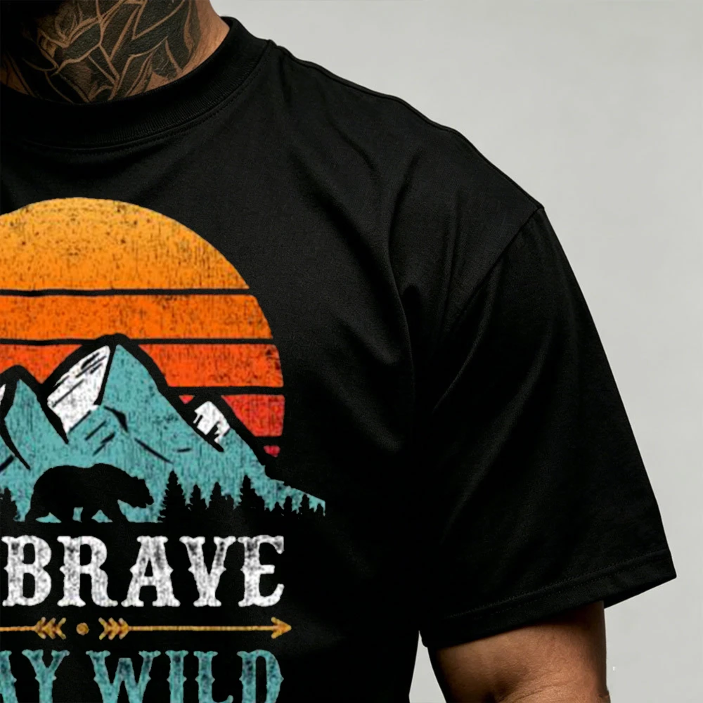 Camiseta Masculina com Estampa - Outdoor Adventure Quotes Short avaliação e preço