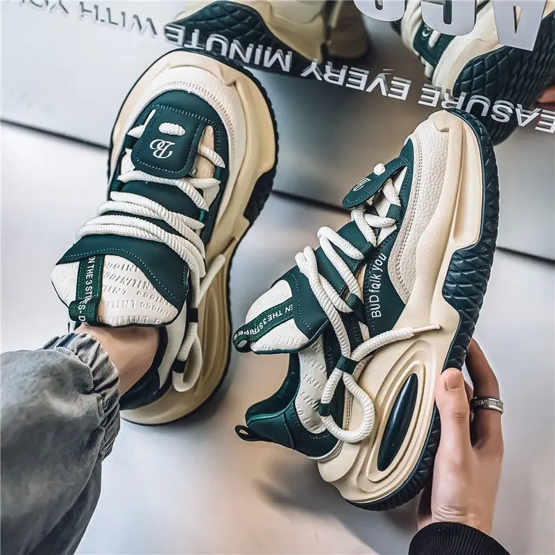 جديد فاخر صافي الأحمر الرجال سميكة القاع عادية جلدية الوجه طالب أحذية رياضية TikTok البث المباشر أحذية رجالي