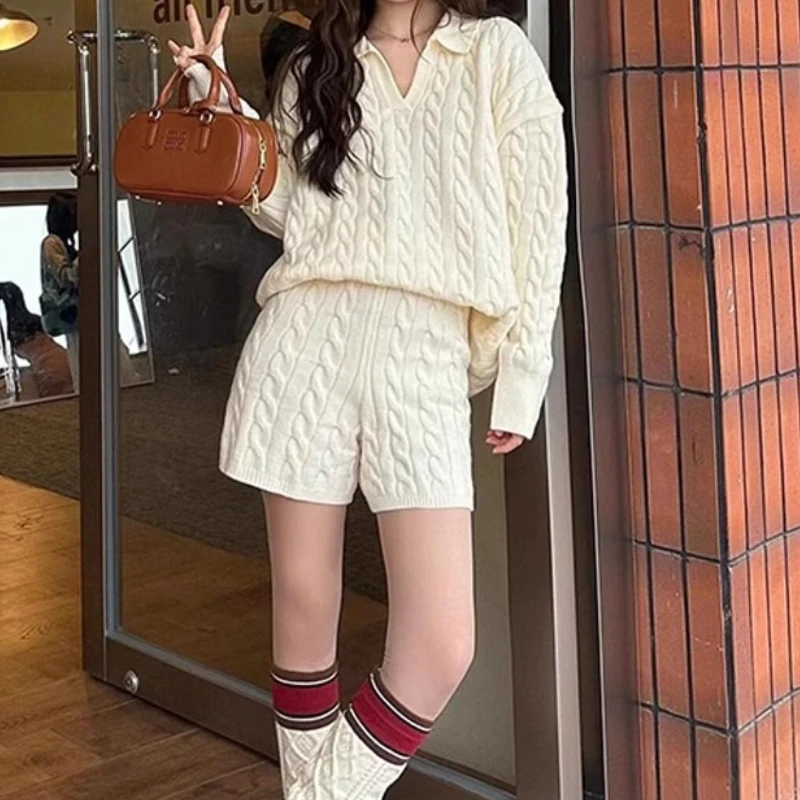 Abito coreano delicato, abito maglione con risvolto ampio, maglieria autunnale e invernale da donna, pantaloncini a vita alta, due pezzi