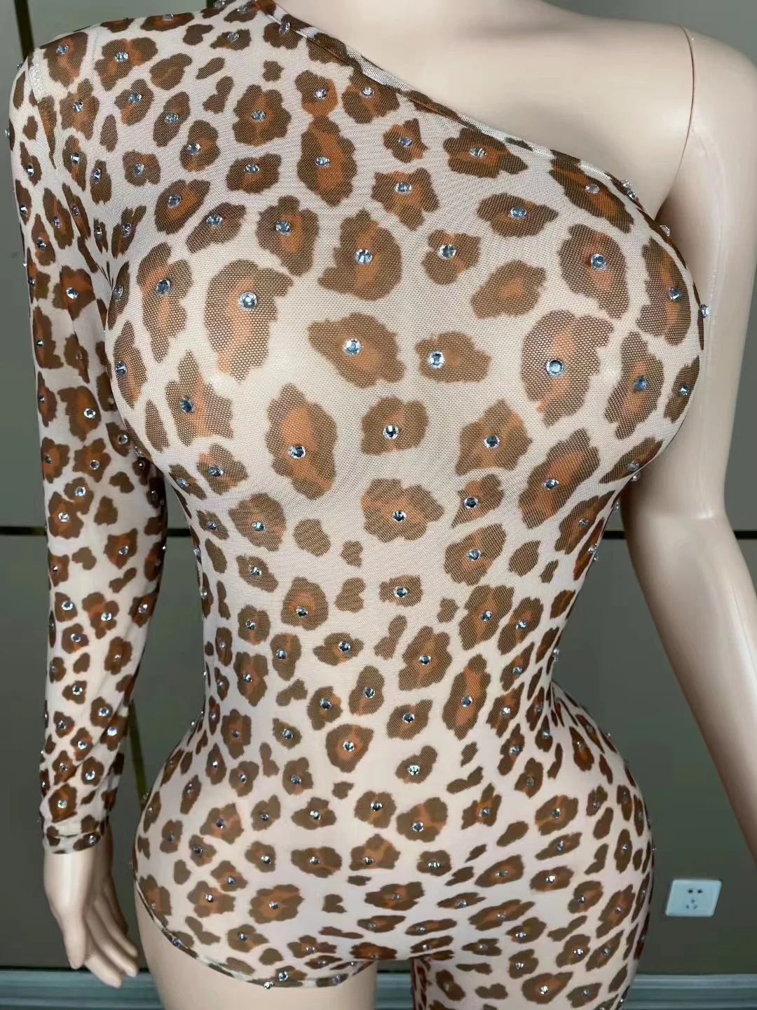 Vestido largo asimétrico personalizado de manga larga, traje Sexy ajustado con lentejuelas elásticas de leopardo para fiesta de cumpleaños