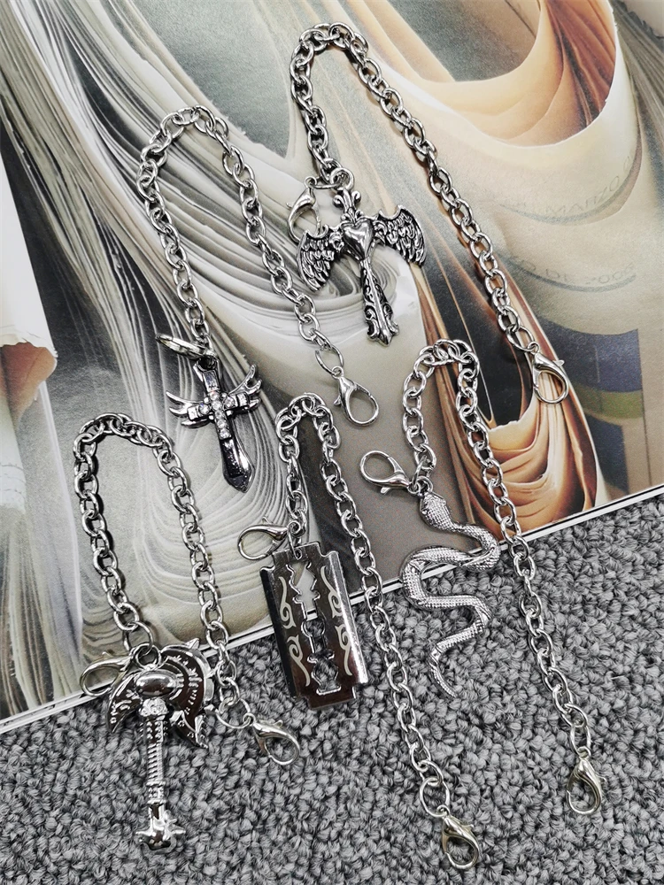 1 Stück Punk Bling Kreuz-Schuhkette Dekoration Vintage Silberfarbene Klinge Schuh-DIY-Zubehör Personalisierter Axt-Schuhclip Schlangen-Schuh-Charm – Detail 1