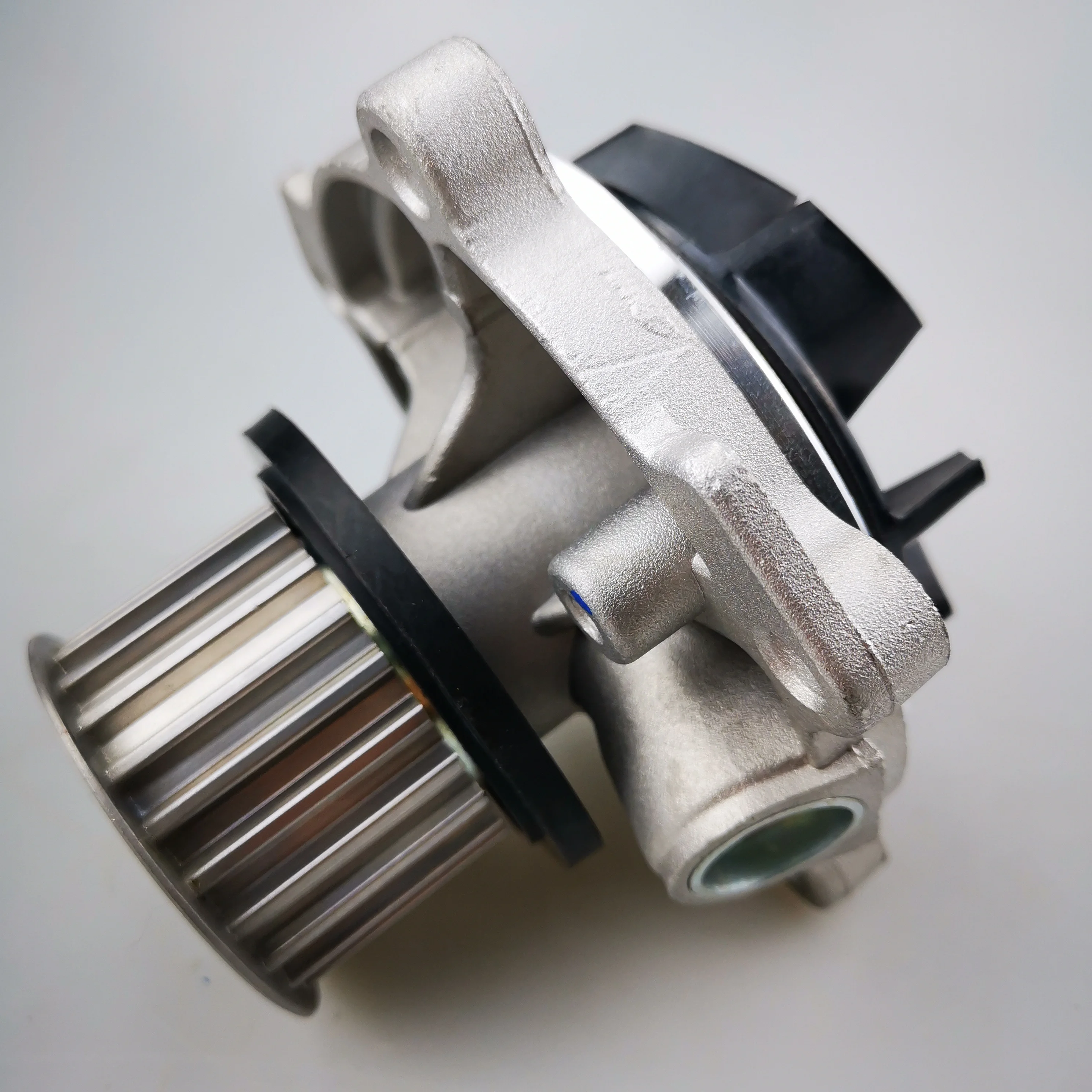 Accessori testa pompa acqua SAIC MAXUS V80/T60 C00014648