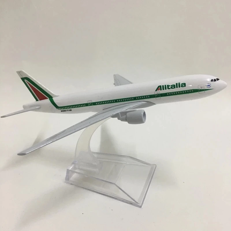 1/400 เครื่องบิน Alitalia โบอิ้ง 777 16 ซม.B777 โลหะผสมเครื่องบินเด็กของขวัญเด็กสําหรับคอลเลกชันตกแต่งโต๊ะของเล่น Home Decora