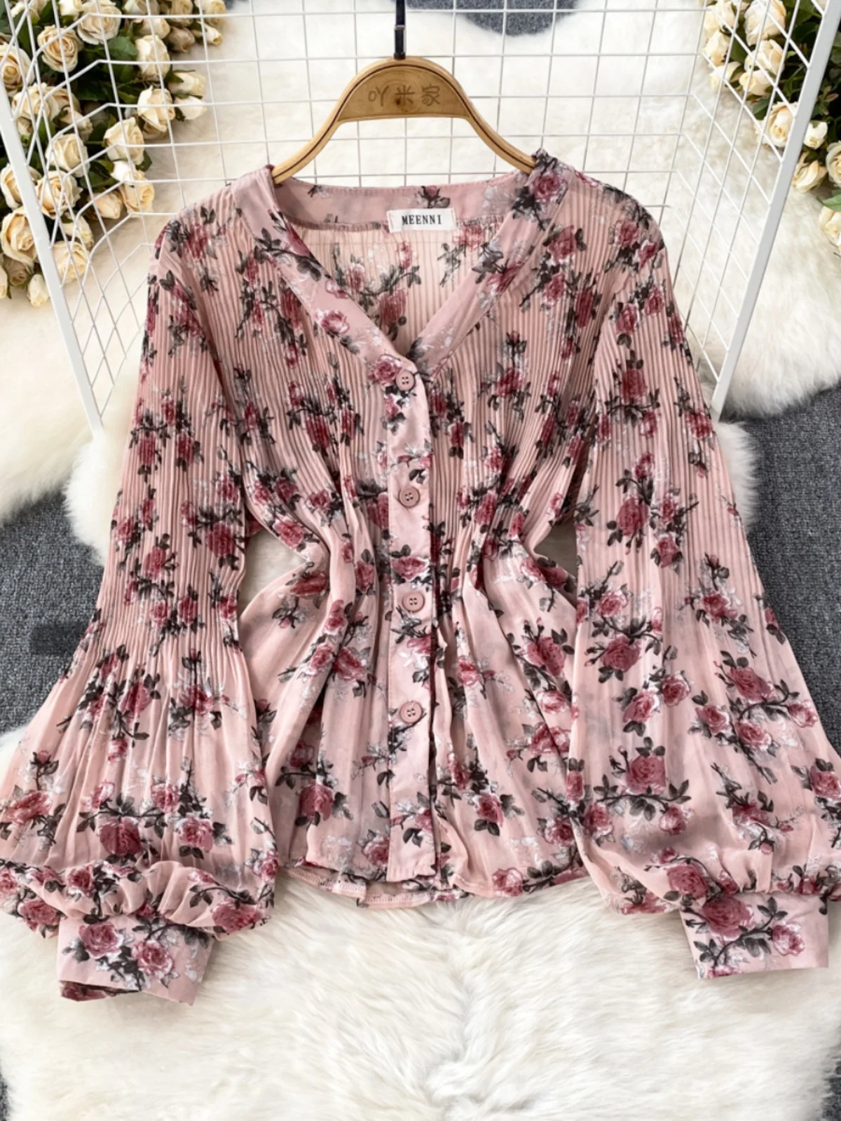 

Temperament Floral Chiffon Shirts Women V Neck Lantern Long Sleeve Pleated Single Breasted Cardigans Female Blouse Tops