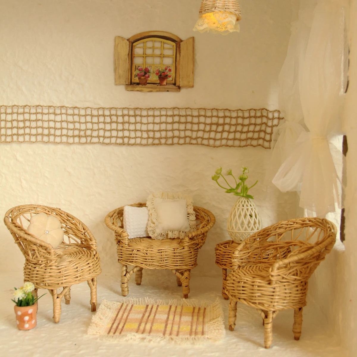 

1:12 Miniature Realistic Handmade Light-Colored Rattan Table and Chairs Suitable for Bjd Ob11 Dollhouse Pretend Play Home Furnishings