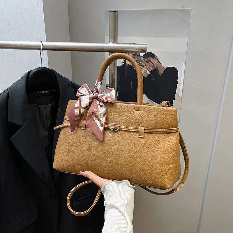 

Portable large-capacity briefcase women's 2025 new fashion shoulder bag, high-end sense niche trend lychee pattern women's bag