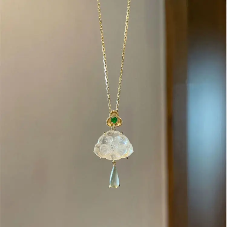 

UMQ Original Ice Transparent Small Lotus Seedpod Pendant Necklace New Chinese Court Style Temperament Wild Clavicle Chain