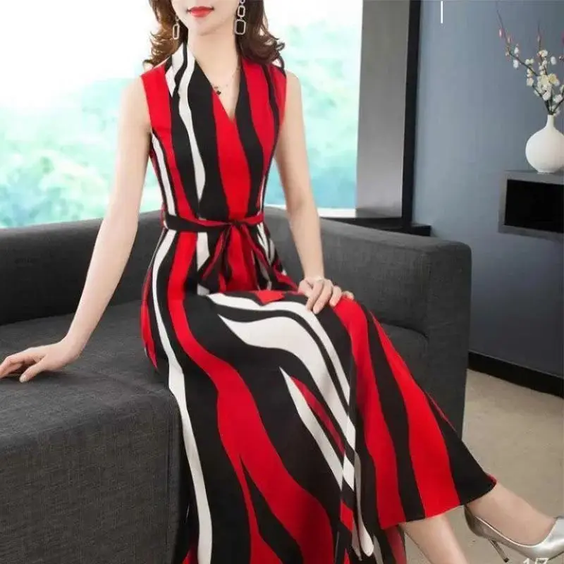 Letnia sukienka biurowa damska w paski z dekoltem w szpic bez rękawów sukienka midi damska wąska styl pop art sznurowany sweter elegancka sukienka sukienki damskie
