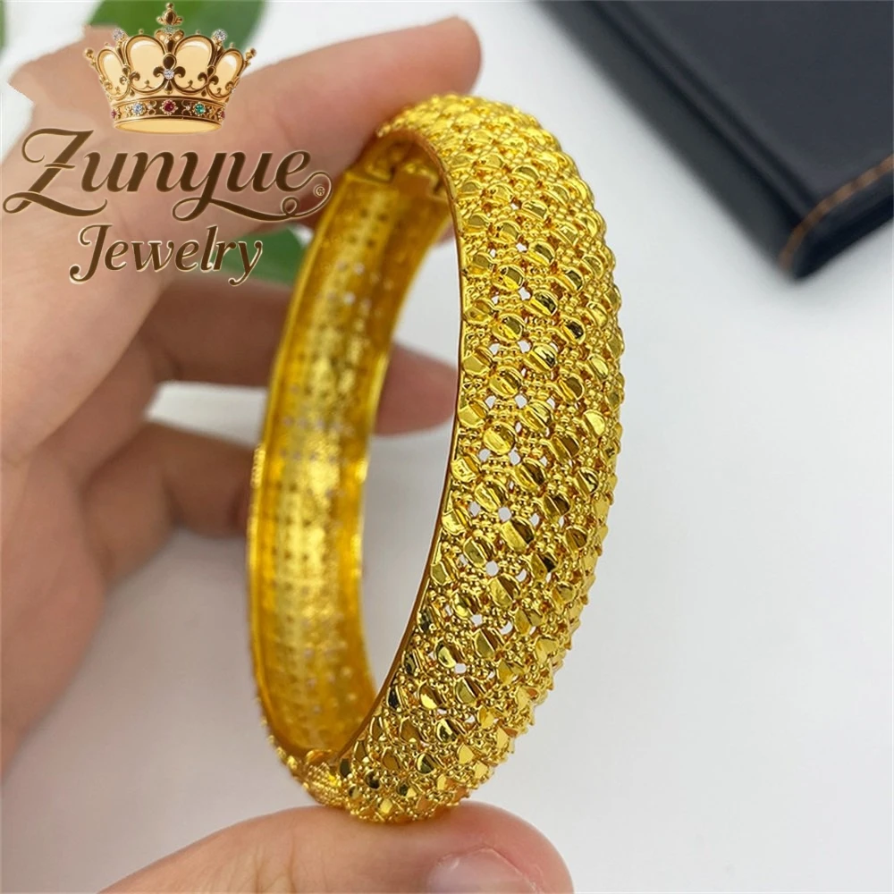 

Sand Gold Bracelet Hollowed-Out Pattern Luxury Quality Jewelry Fashion Jewelry Exquisite Elegant Best Selling Charms Popular