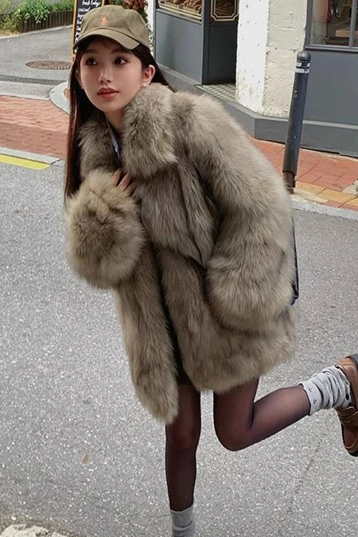 

2026 Autumn/Winter Women's Fake Fur Coat Commuting Loose Casual Fur One Piece Coat