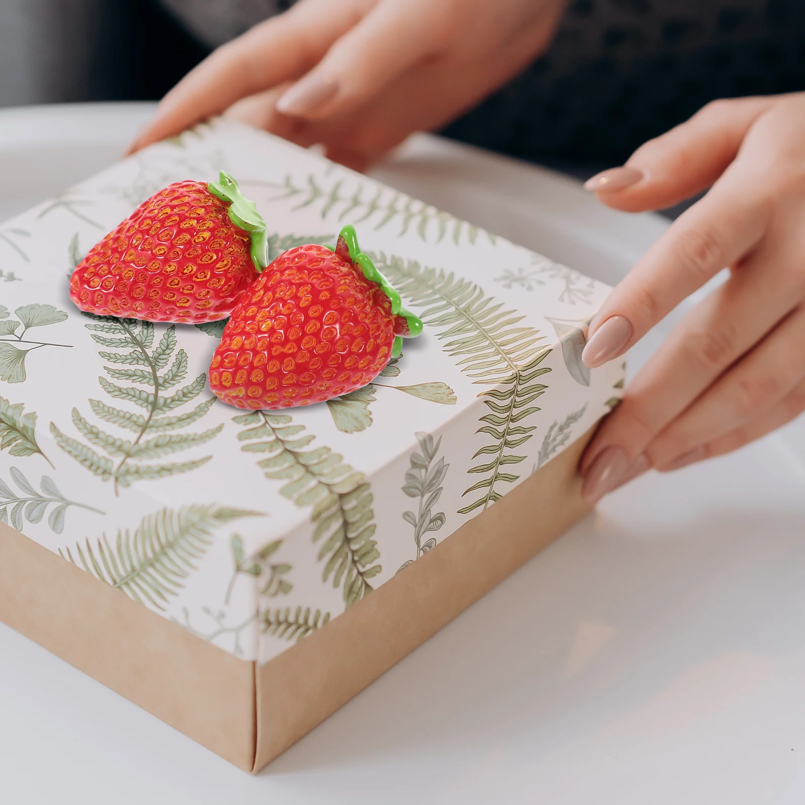 

6 Pcs Straw Simulated Strawberry Ornaments Fruit Fake Realistic Resin Artificial