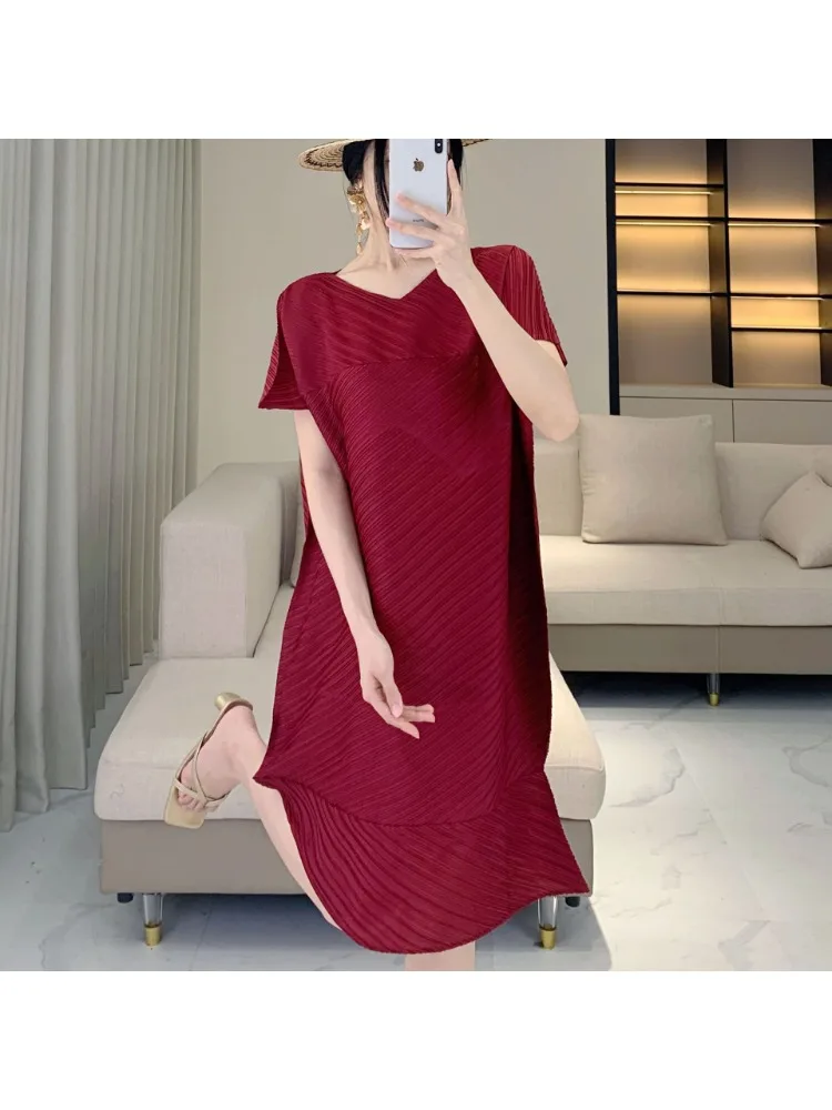 

Miyake Pleated Dress with Irregular and Irregular Design, Niche Summer Women's Short Sleeved Dress, Trendy and Versatile
